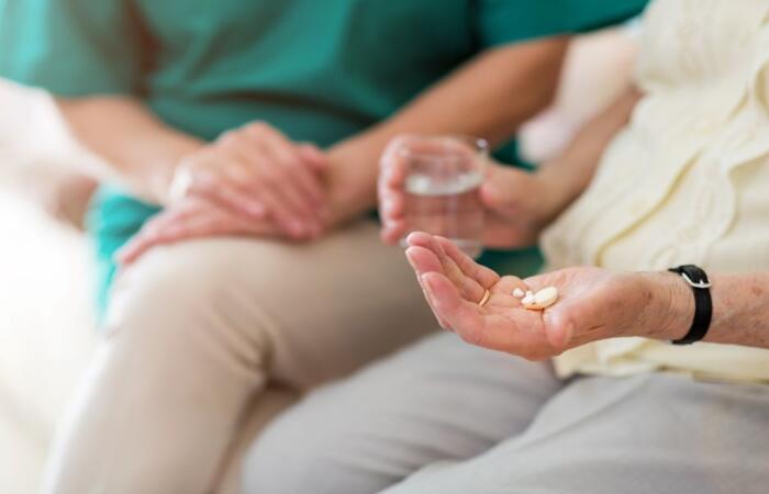 彙總表for oral antivirals and sotrovimab for COVID-19